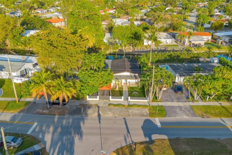 Дом в Майами, Флорида 3 спальни, 143.63м2 № 2005279