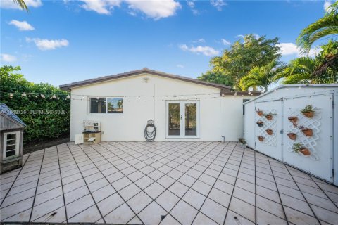 Купить виллу или дом в Майами, Флорида 3 спальни, 143.63м2, № 2005279 - фото 17