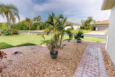 Casa en venta en Punta Gorda, Florida, 3 dormitorios, 137.22 m2 № 1903484 - foto 2