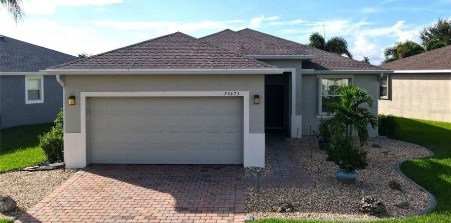 Casa en Punta Gorda, Florida 3 dormitorios, 137.22 m2 № 1903484