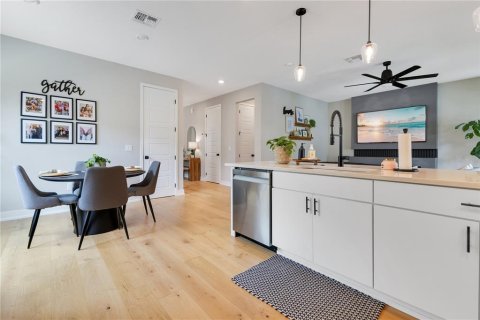 Casa en venta en Orlando, Florida, 5 dormitorios, 216.37 m2 № 1676016 - foto 20