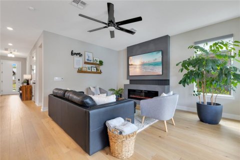 Casa en venta en Orlando, Florida, 5 dormitorios, 216.37 m2 № 1676016 - foto 27
