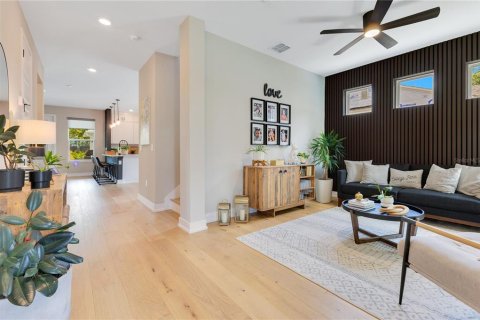 Casa en venta en Orlando, Florida, 5 dormitorios, 216.37 m2 № 1676016 - foto 7