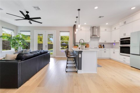 Casa en venta en Orlando, Florida, 5 dormitorios, 216.37 m2 № 1676016 - foto 12