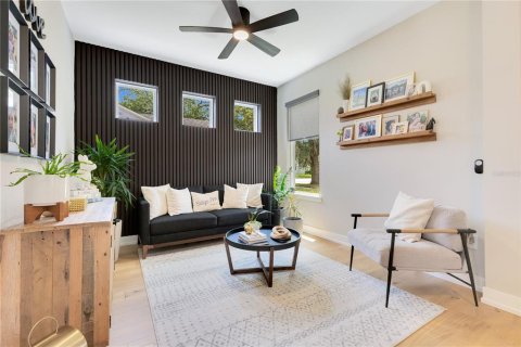 Casa en venta en Orlando, Florida, 5 dormitorios, 216.37 m2 № 1676016 - foto 9