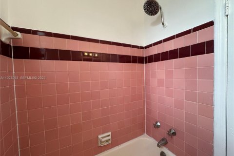 Снять в аренду кондоминиум в Майами-Бич, Флорида 1 спальня, 42.92м2, № 1985985 - фото 13