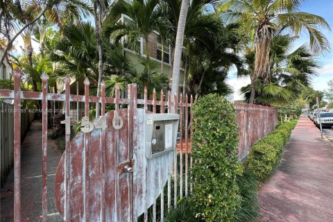 Снять в аренду кондоминиум в Майами-Бич, Флорида 1 спальня, 42.92м2, № 1985985 - фото 21