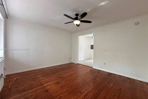 Снять в аренду кондоминиум в Майами-Бич, Флорида 1 спальня, 42.92м2, № 1985985 - фото 6