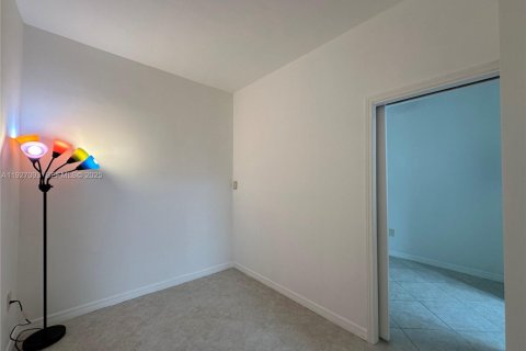 Снять в аренду кондоминиум в Майами-Бич, Флорида 1 спальня, 42.92м2, № 1985985 - фото 11