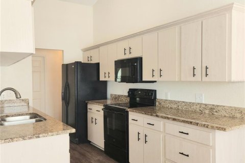 House in Lakeland, Florida 3 bedrooms, 145.11 sq.m. № 1835738 - photo 8