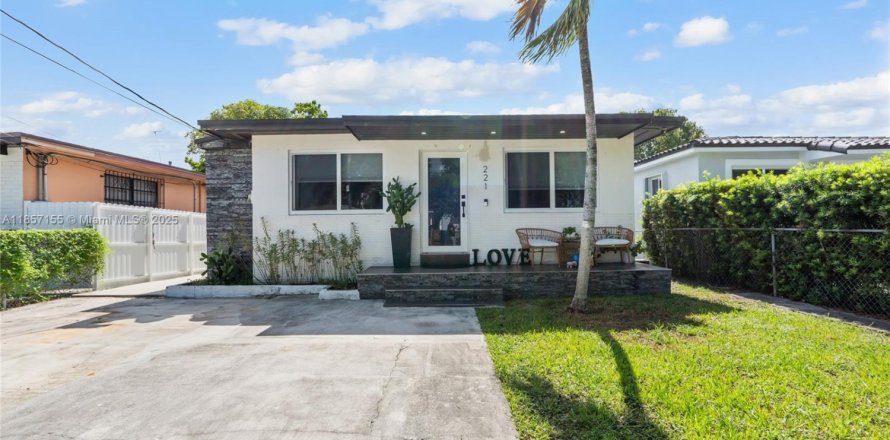 Villa ou maison à Miami, Floride 2 chambres, 109.9 m2 № 1889629