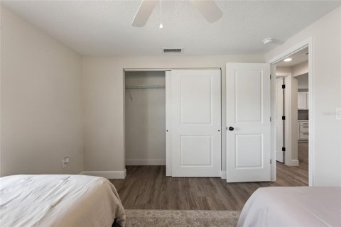 House in Sarasota, Florida 3 bedrooms, 161.56 sq.m. № 2118019 - photo 16