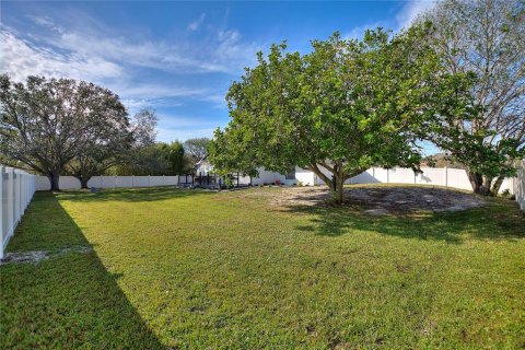 House in Sarasota, Florida 3 bedrooms, 161.56 sq.m. № 2118019 - photo 27