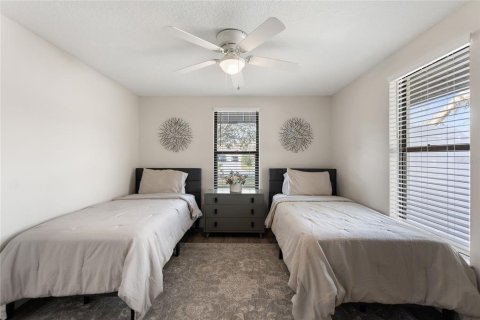 House in Sarasota, Florida 3 bedrooms, 161.56 sq.m. № 2118019 - photo 15