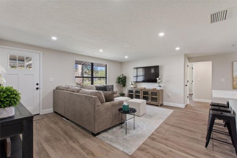 House in Sarasota, Florida 3 bedrooms, 161.56 sq.m. № 2118019 - photo 6