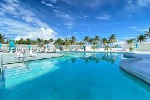 Copropriété à louer à Miami Beach, Floride: 2 chambres, 144.93 m2 № 2019346 - photo 2