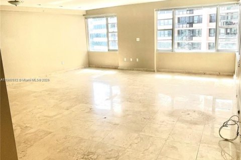 Copropriété à louer à Miami Beach, Floride: 2 chambres, 144.93 m2 № 2019346 - photo 3