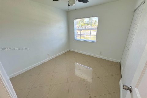 Villa ou maison à louer à North Lauderdale, Floride: 3 chambres, 122.07 m2 № 1975908 - photo 6
