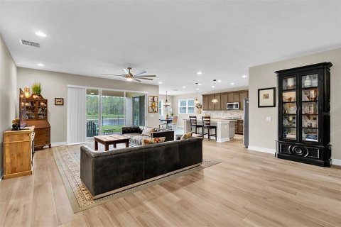 House in Odessa, Florida 4 bedrooms, 251.39 sq.m. № 1795400 - photo 4