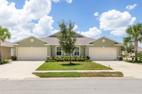 House in Punta Gorda, Florida 2 bedrooms, 140.84 sq.m. № 1877201 - photo 2