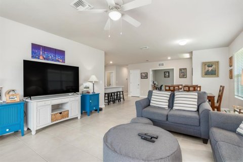 House in Punta Gorda, Florida 2 bedrooms, 140.84 sq.m. № 1877201 - photo 10