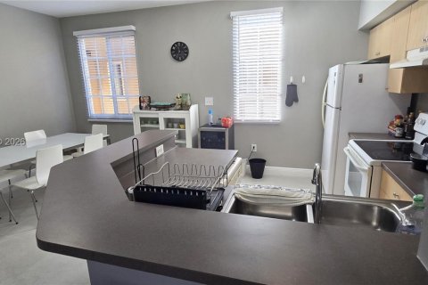 Condominio en alquiler en Aventura, Florida, 2 dormitorios, 122.26 m2 № 2038406 - foto 10