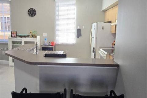 Condominio en alquiler en Aventura, Florida, 2 dormitorios, 122.26 m2 № 2038406 - foto 11