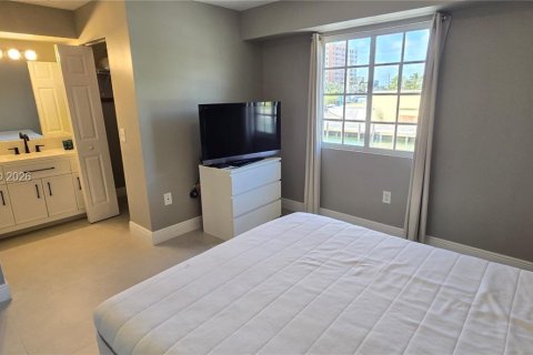 Condominio en alquiler en Aventura, Florida, 2 dormitorios, 122.26 m2 № 2038406 - foto 19