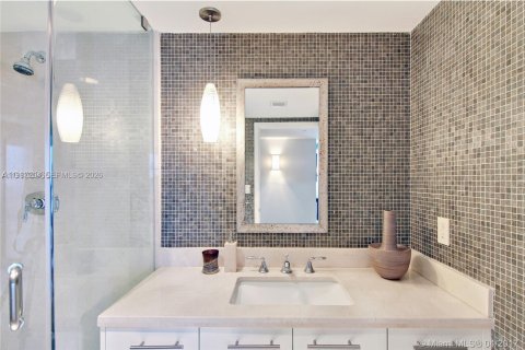 Купить кондоминиум в Майами-Бич, Флорида 2 спальни, 102.47м2, № 2055575 - фото 19