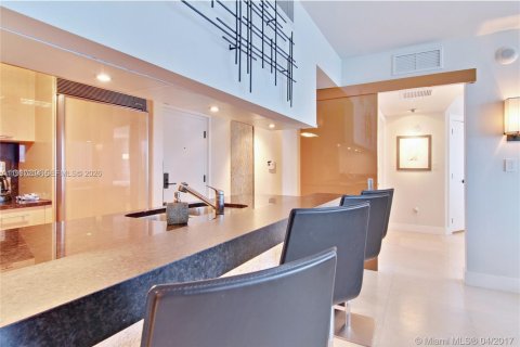 Купить кондоминиум в Майами-Бич, Флорида 2 спальни, 102.47м2, № 2055575 - фото 15