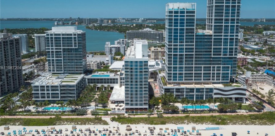 Кондоминиум с 2 спальнями в Майами-Бич, Флорида № 2055575