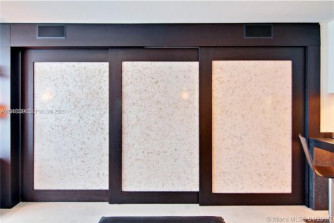 Купить кондоминиум в Майами-Бич, Флорида 2 спальни, 102.47м2, № 2055575 - фото 26