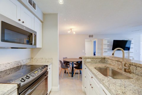 Condo in Davie, Florida, 1 bedroom  № 2191545 - photo 15