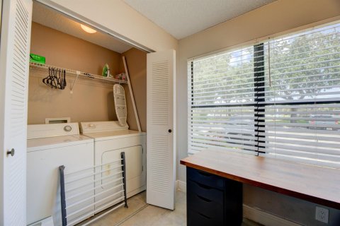 Condo in Davie, Florida, 1 bedroom  № 2191545 - photo 22