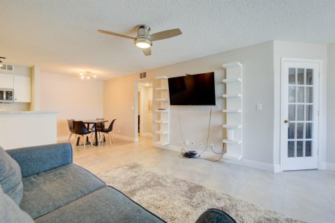 Condo in Davie, Florida, 1 bedroom  № 2191545 - photo 9