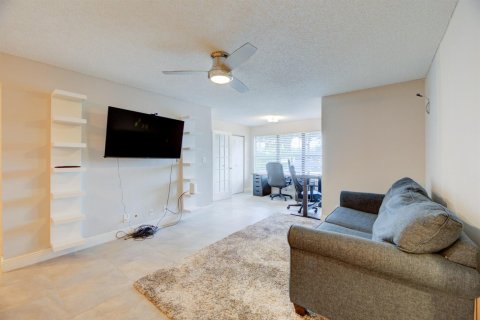 Condo in Davie, Florida, 1 bedroom  № 2191545 - photo 2