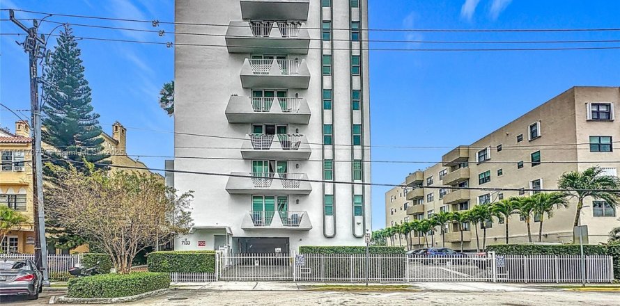 Condo à Miami Beach, Floride, 1 chambre  № 1975953