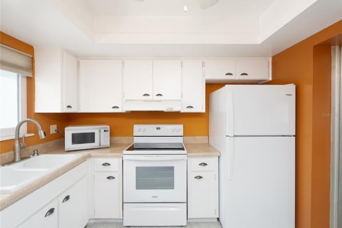Villa ou maison à vendre à Sarasota, Floride: 2 chambres, 98.01 m2 № 2236136 - photo 10