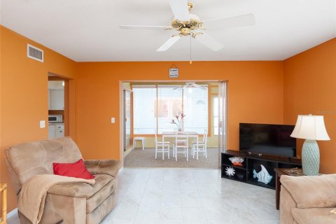 Villa ou maison à vendre à Sarasota, Floride: 2 chambres, 98.01 m2 № 2236136 - photo 9