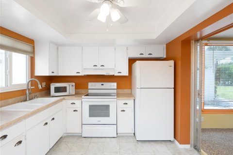 Villa ou maison à vendre à Sarasota, Floride: 2 chambres, 98.01 m2 № 2236136 - photo 13