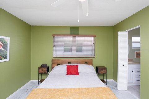 Villa ou maison à vendre à Sarasota, Floride: 2 chambres, 98.01 m2 № 2236136 - photo 15