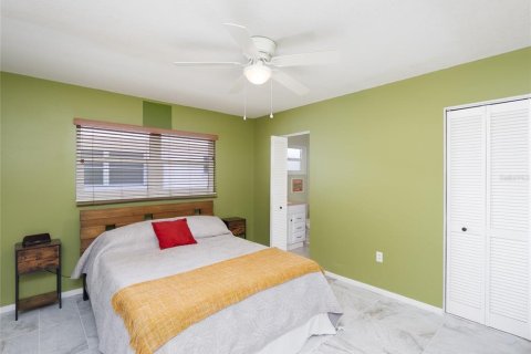 Villa ou maison à vendre à Sarasota, Floride: 2 chambres, 98.01 m2 № 2236136 - photo 14