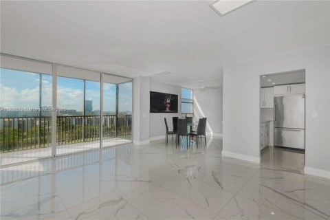 Condo in Aventura, Florida, 1 bedroom  № 2059706 - photo 3
