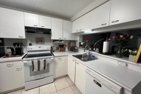 Condo in Aventura, Florida, 1 bedroom  № 2059706 - photo 30