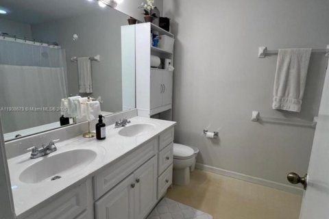 Condo in Aventura, Florida, 1 bedroom  № 2059706 - photo 17