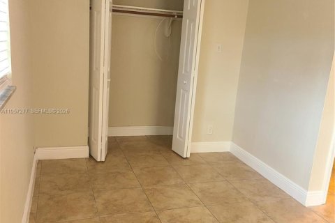 Casa en alquiler en Dania Beach, Florida, 1 dormitorio, 70.23 m2 № 2011258 - foto 9