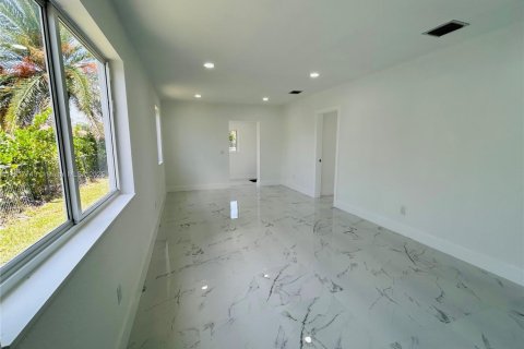 Casa en venta en Miami, Florida, 3 dormitorios, 101.08 m2 № 1774191 - foto 12