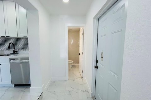 Casa en venta en Miami, Florida, 3 dormitorios, 101.08 m2 № 1774191 - foto 14