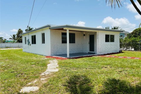 Casa en venta en Miami, Florida, 3 dormitorios, 101.08 m2 № 1774191 - foto 2