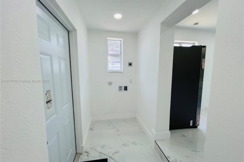 Casa en venta en Miami, Florida, 3 dormitorios, 101.08 m2 № 1774191 - foto 17